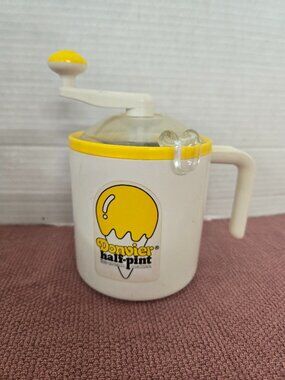vintage Donvier half pint manual icecream maker